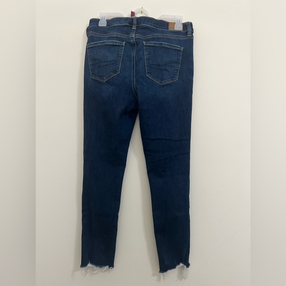 American Eagle distressed stretch jeans. Size 10 - Picture 2 of 5
